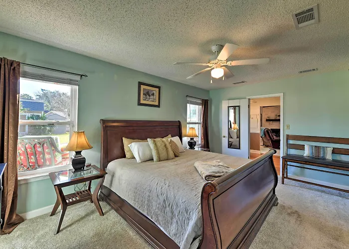 Holiday home Welcoming W/ Spacious Yard! Pensacola