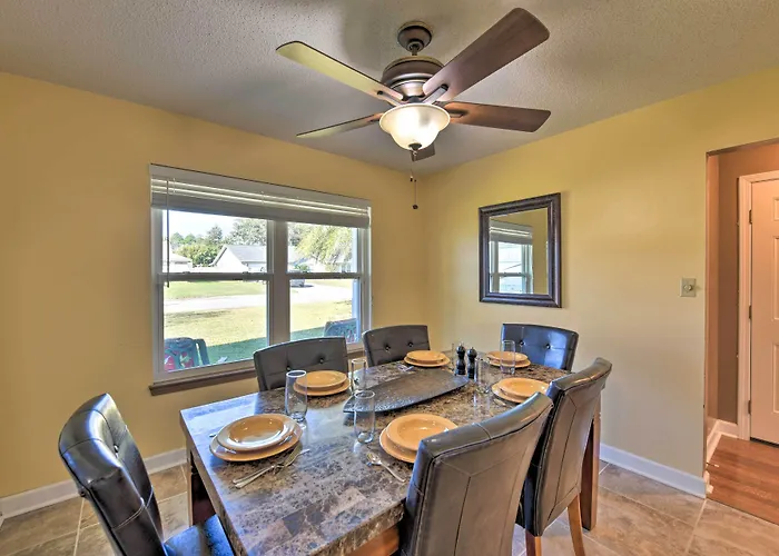 Welcoming W/ Spacious Yard!