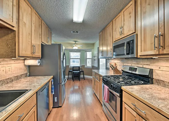 Holiday home Welcoming W/ Spacious Yard! *